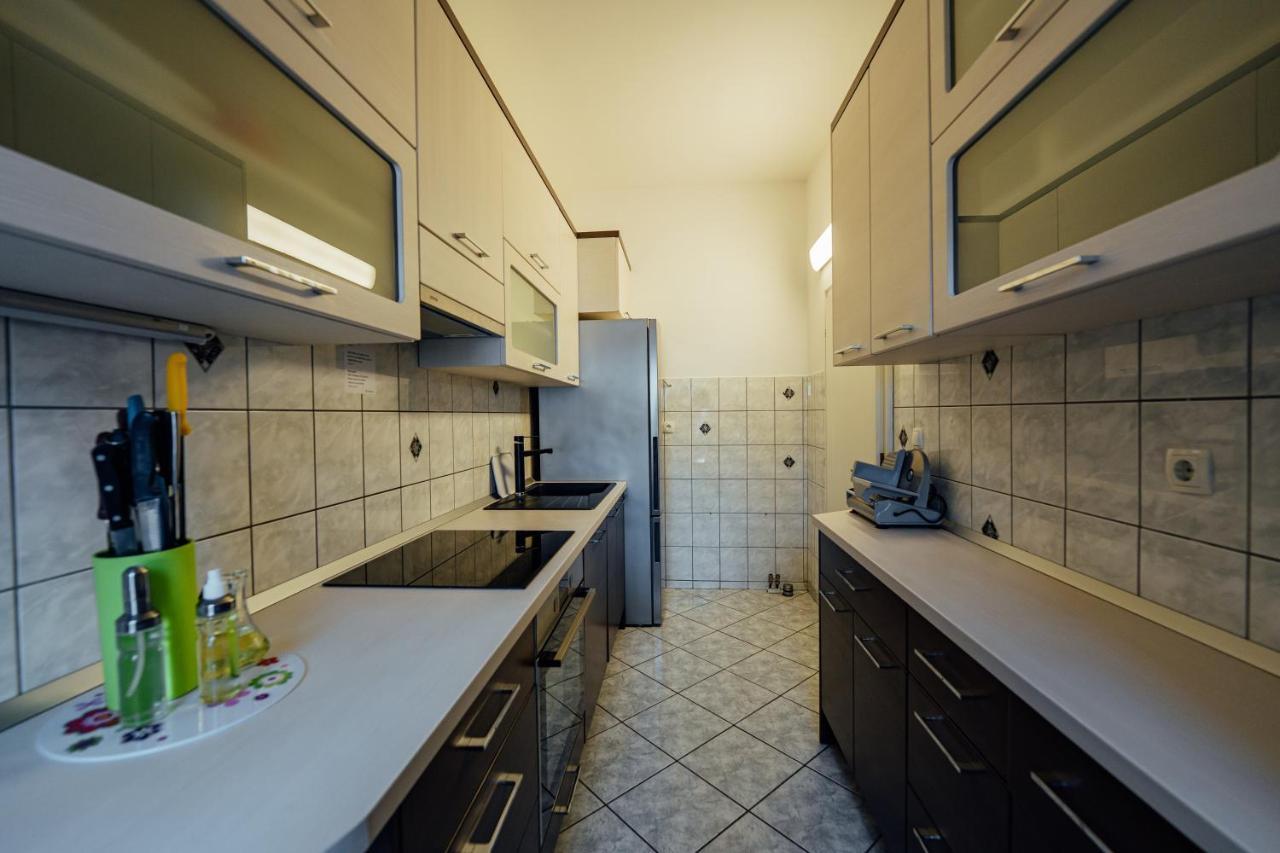 Guesthouse Villa Diana Makarska Exterior photo