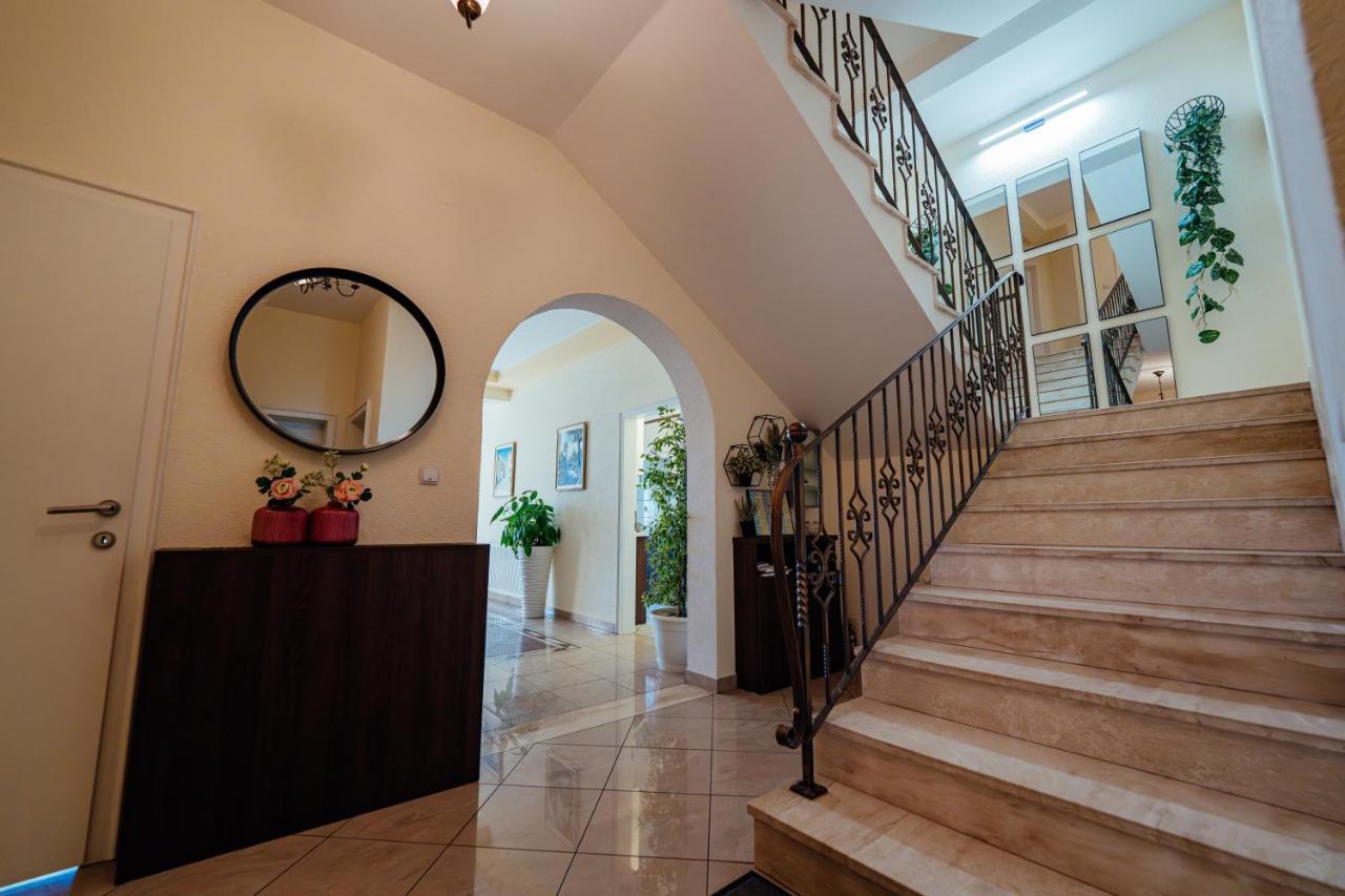 Guesthouse Villa Diana Makarska Exterior photo