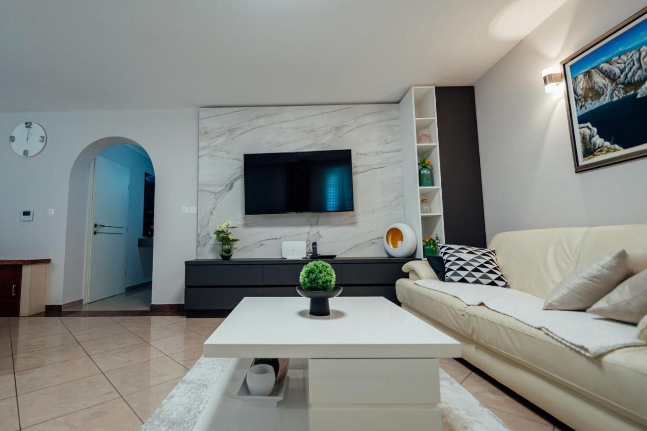 Guesthouse Villa Diana Makarska Exterior photo