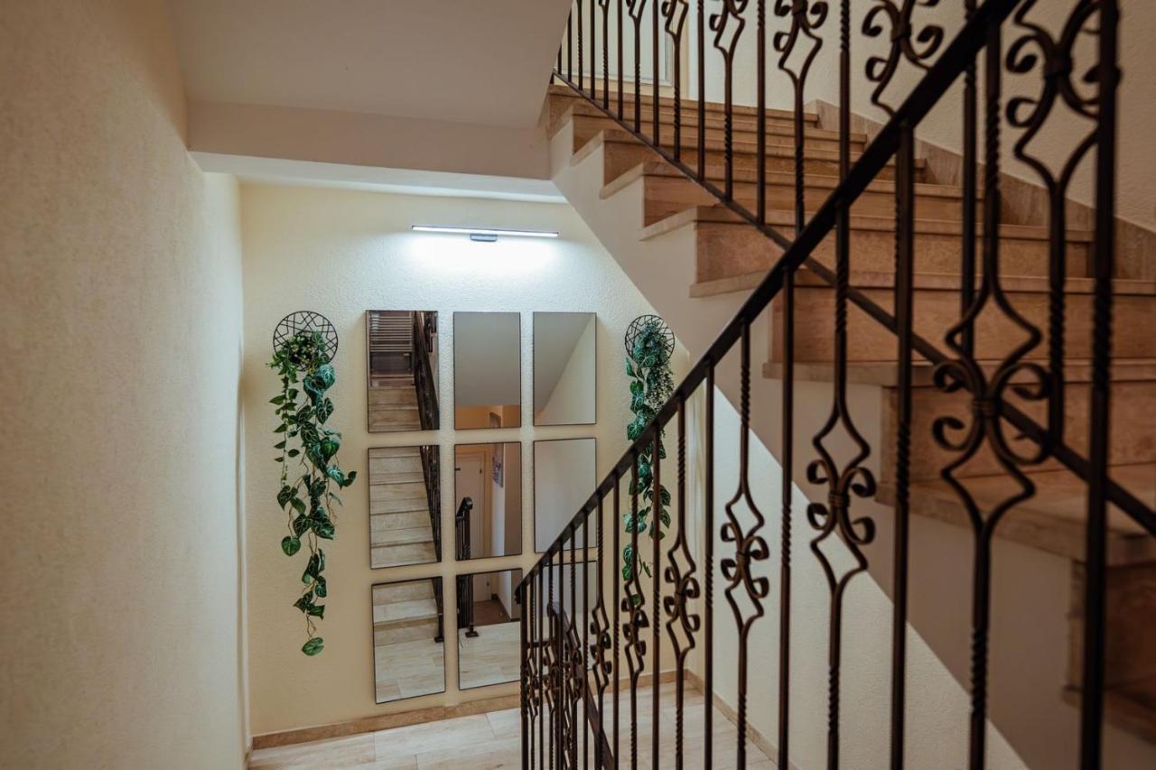 Guesthouse Villa Diana Makarska Exterior photo
